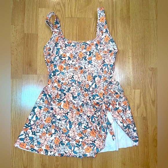 🆕#2~ CUPSHE Women's One Piece Swimsuit Bathing Suit Scoop Neck Swimdress… - Picture 11 of 12